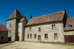 La cour de la ferme de Châteaupers